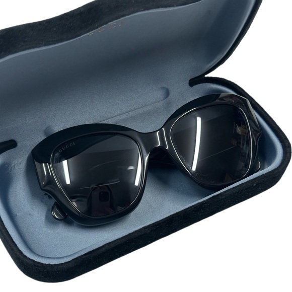 Gucci Sunglasses with Case - Picture 2 of 11